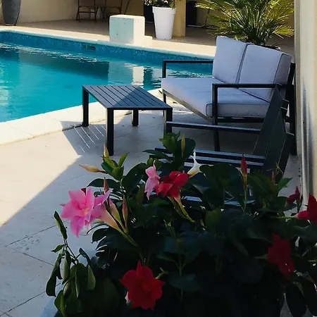 La Mediterranee Wellness Piscine * Saint-Drezery