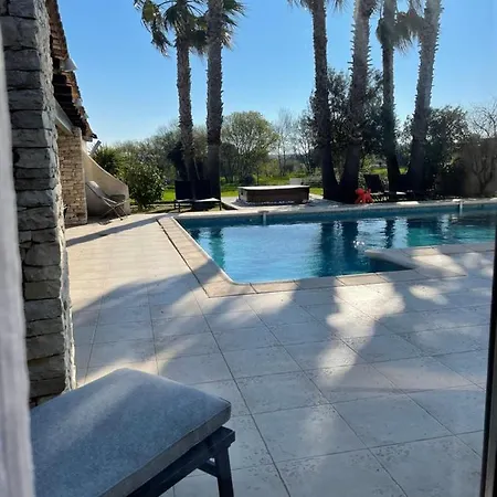 La Mediterranee Wellness Piscine * Saint-Drezery