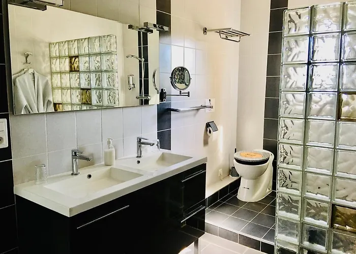 Panzió La Mediterranee Wellness Piscine Saint-Drézéry